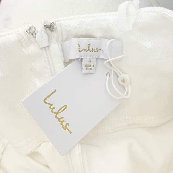 NWT LULUS Pearl Beaded Floral Embroidery Lace Tulle Sleeveless Gown With Train S - Picture 6 of 8